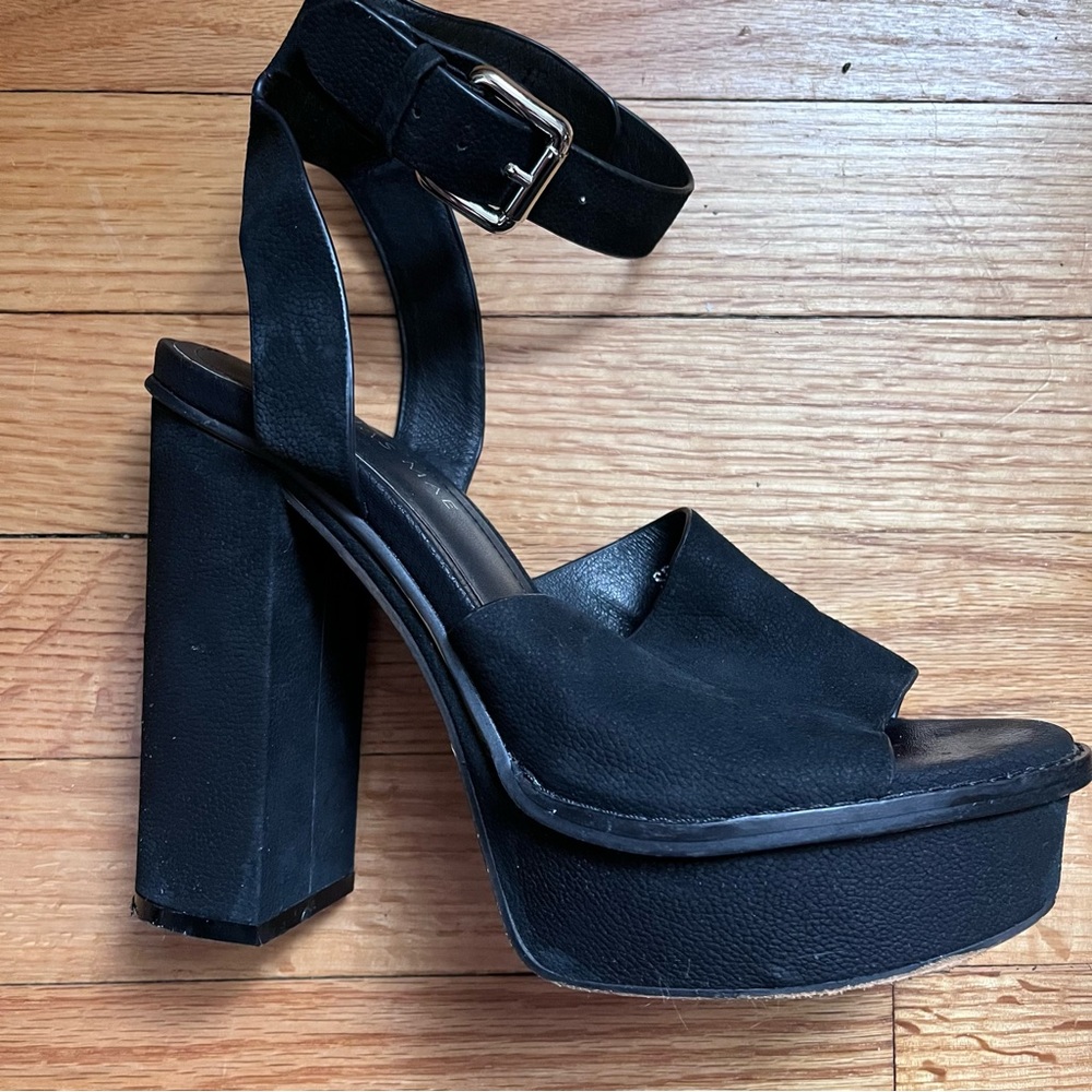 Alias Mae Block Chunky Platform Strappy Heel - image 1